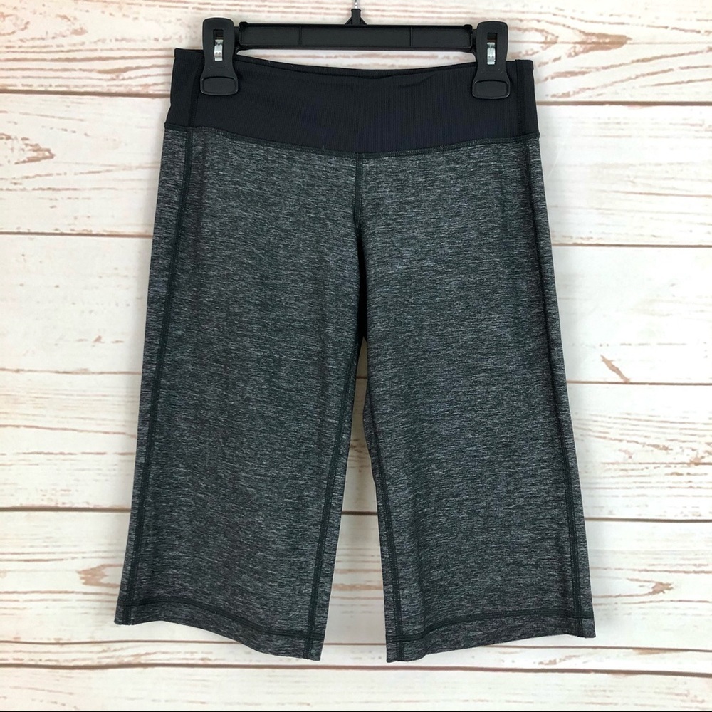 Lululemon Clam Digger II Heathered Deep Coal Crop Shorts